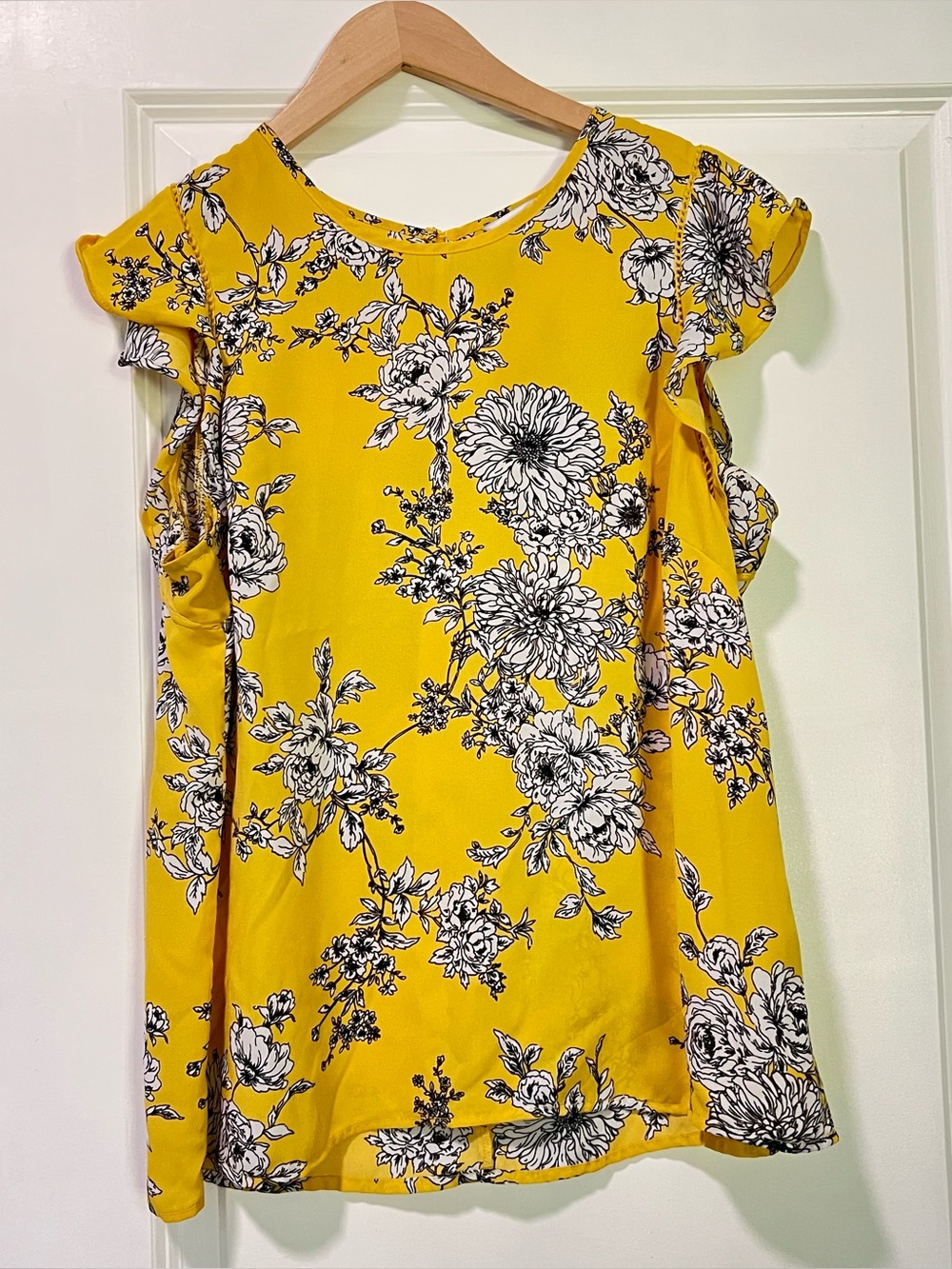 Counterparts Women’s Blouse Yellow Black Floral Pattern Flutter Sleeve Sz Large